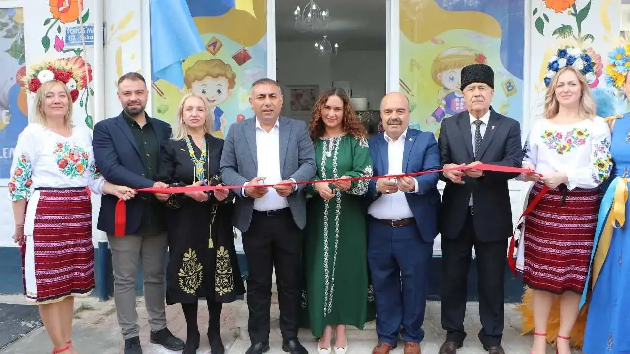 Aşkla Geldiği Adana’da Kültür Köprüsü Kurdu: Bir İlke İmza Attı! 3